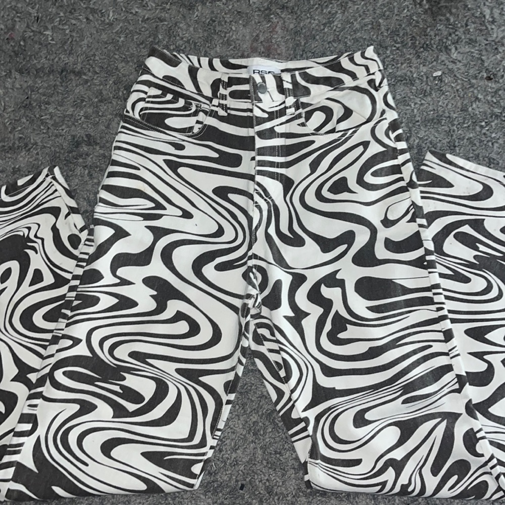 Tillys brown zebra print baggy jeans